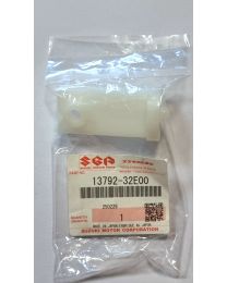 Suzuki 13792-32E00 oro filtro laikiklis DR650SE 96-26m