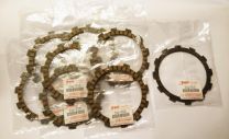 Suzuki GSX750F 98-06m sankabos diskų komplektas kodas: 21441-37430 / 21442-37401