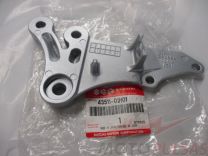 Suzuki 43511-01H01 priekinis dešinės pusės kojos atramos laikiklis